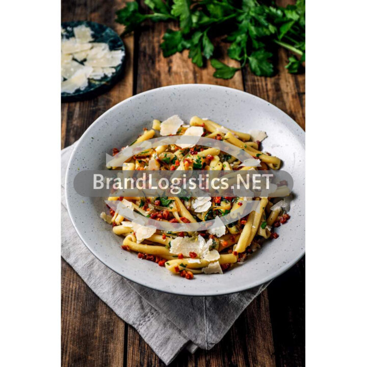 Barilla Collezione Casarecce mit karamellisierten Zwiebeln & Speck